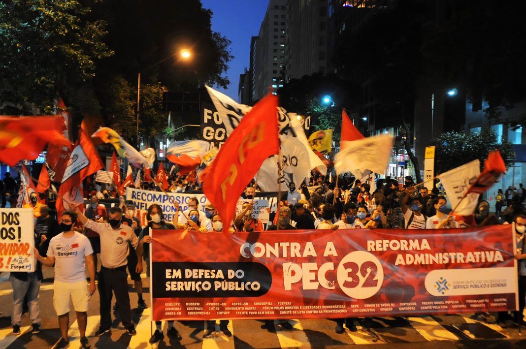 Ato no Rio de Janeiro contra a PEC 32. Foto: SINDSPREV/RJ