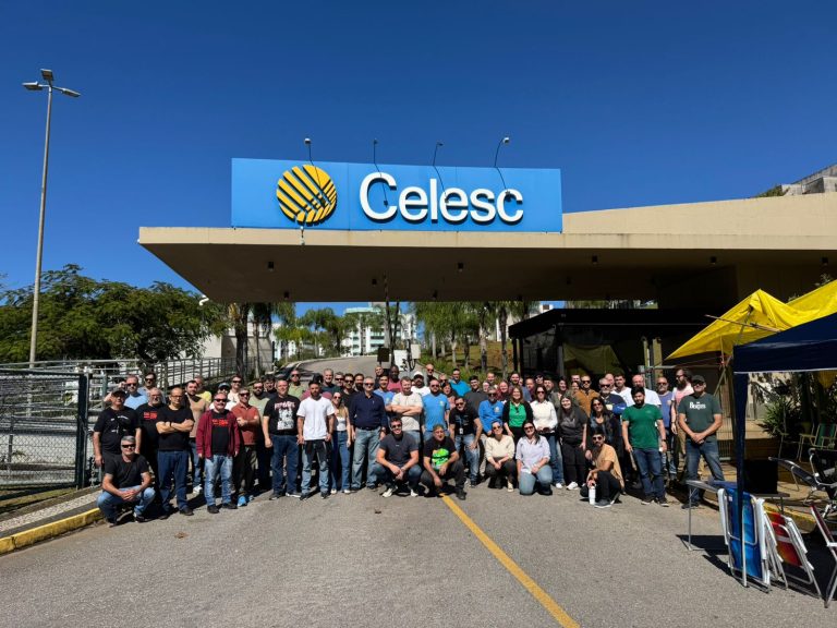 Trabalhadores da CELESC em greve por salários e respeito
