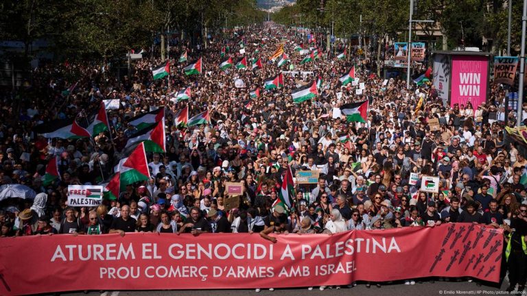 Protestos em todo mundo enquanto Israel mantém membros da Flotilha sequestrados