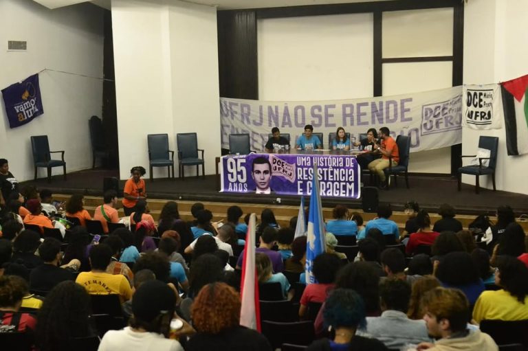 Congresso estudantil da UFRJ aponta caminho de luta em defesa da educação pública