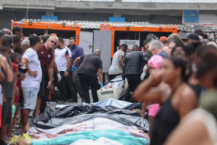 Governo do RJ proíbe Defensoria Pública de acompanhar perícias do Massacre da Penha