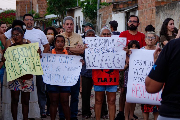 Manifestação no aniversário de Campina Grande (PB) denuncia projeto da Prefeitura para despejar centenas de famílias