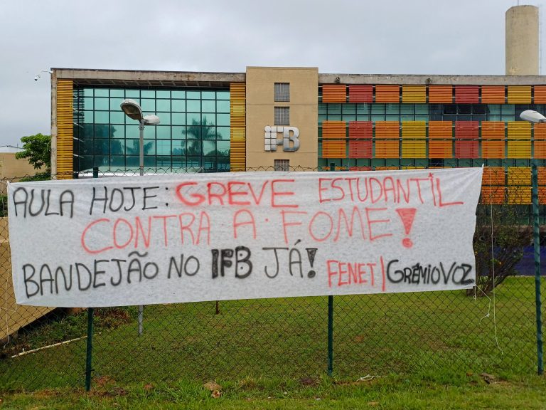 Greve nacional da FENET mobiliza milhares de estudantes no país