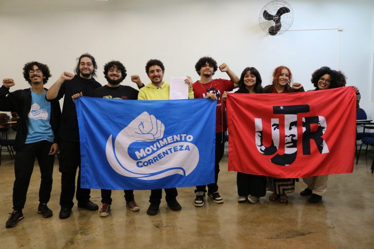 Movimento Correnteza é eleito ao DCE da UEL com mais de 1.400 votos