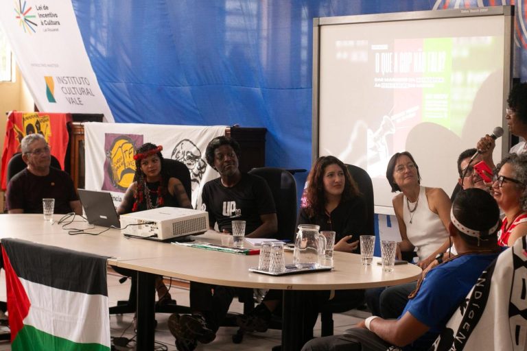 Seminário de movimentos populares questiona governos capitalistas durante a COP30