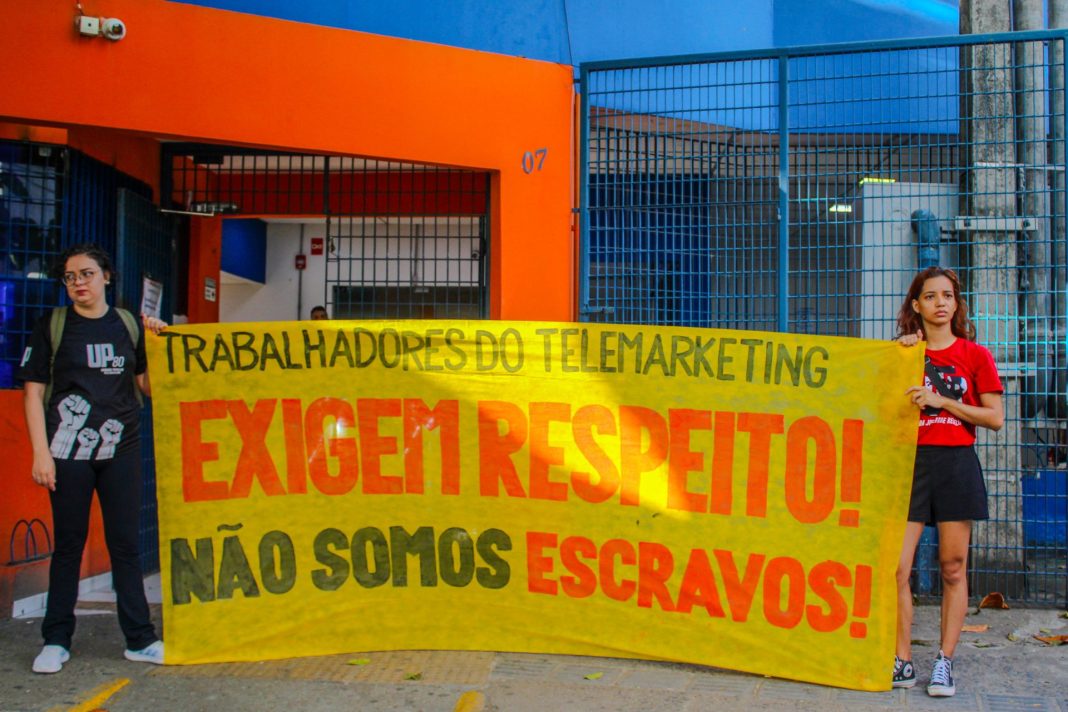 Provider. Trabalhadores do Telemarketing exigem respeito! Foto: Jesse Lisboa (JAV/PE)