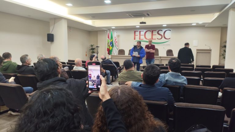 Trabalhadores se organizam com MLC para retomar Sindpd/SC para a luta