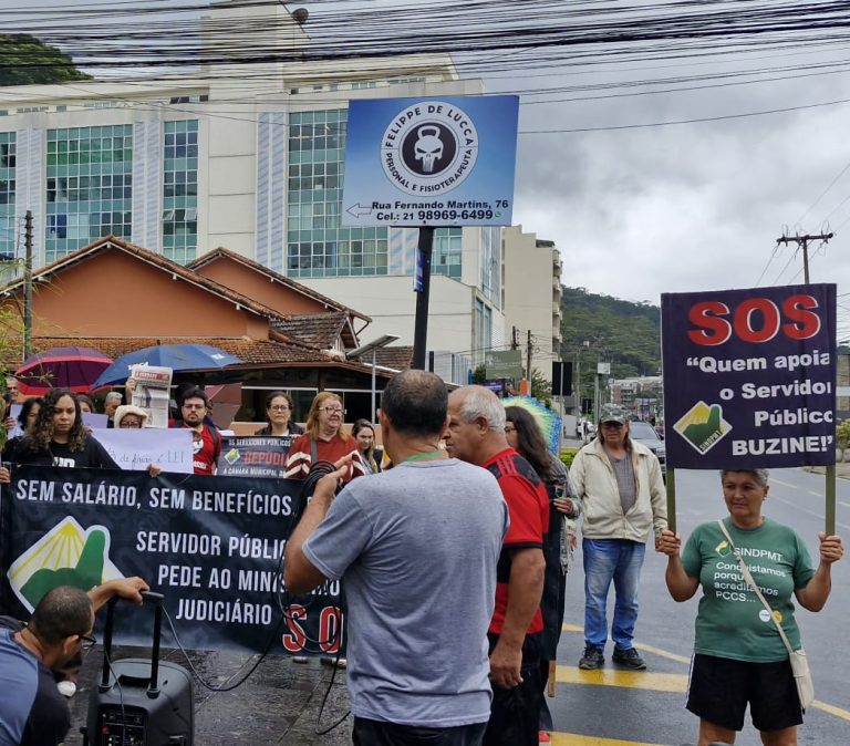 Servidores públicos municipais lutam por salário em Teresópolis (RJ)