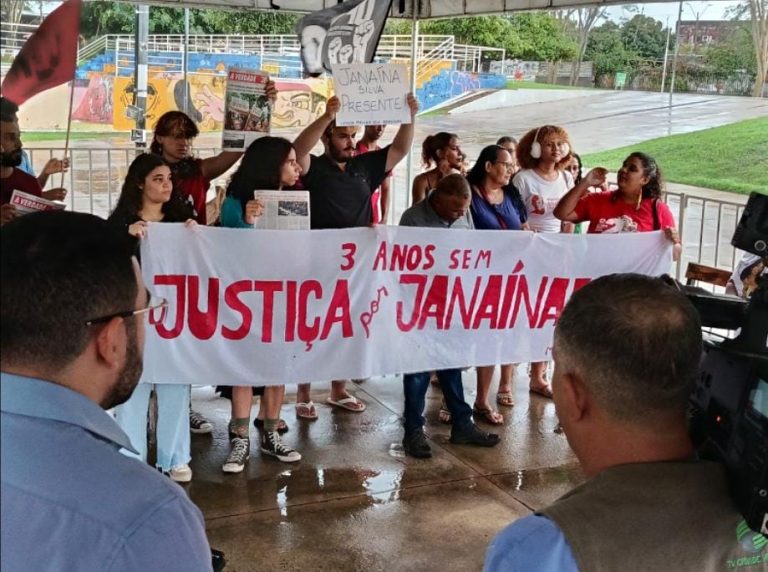 Ato em Teresina (PI) denuncia impunidade da violência de gênero e exige justiça por Janaína Bezerra