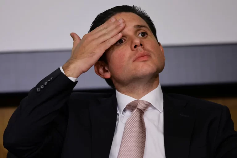 Hugo Motta aumenta próprio salário enquanto servidores de sua cidade não têm reajustes há 10 anos