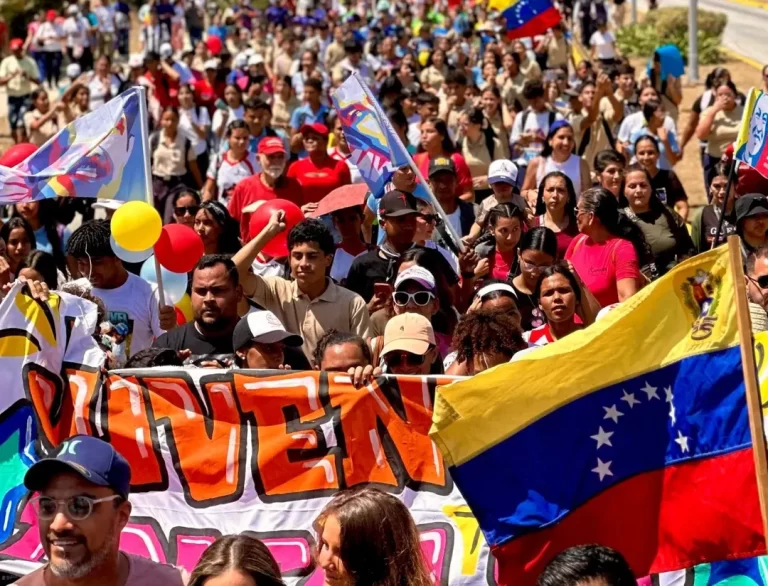 Venezuelanos continuam luta contra intervenção imperialista dos EUA