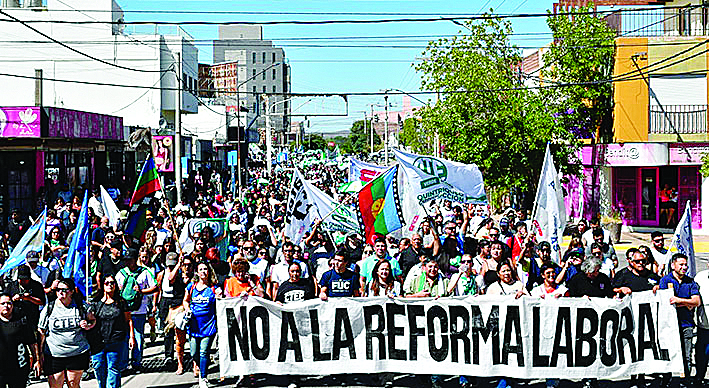 Argentina Milei. PROTESTO. Argentinos vão às ruas contra o fim dos direitos trabalhistas. Foto: ATS