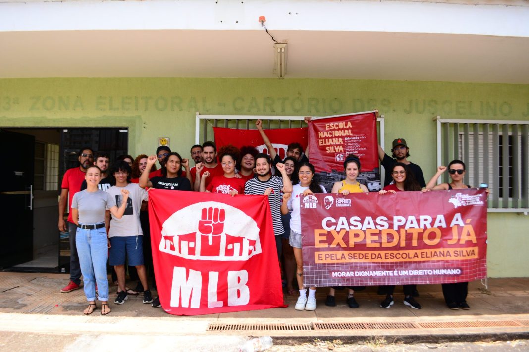 FORMAÇÃO. Alunos da Escola Eliana Silva em Brasília. Foto: MLB/DF