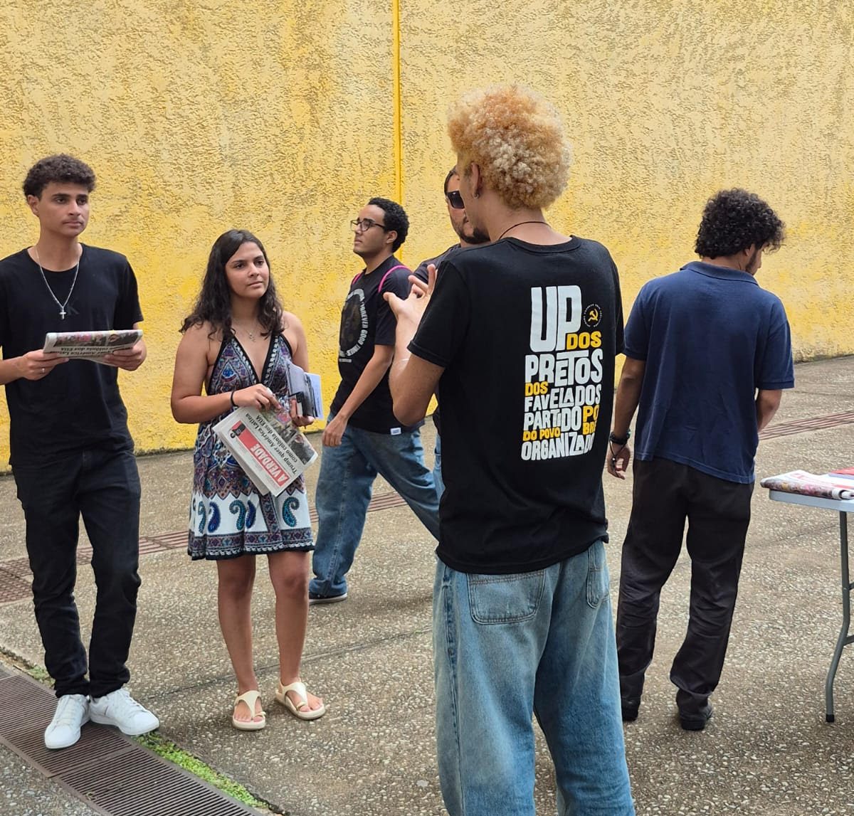 Image for Frente Negra Revolucionária recepciona estudantes durante banca de heteroidentificação na UFMG