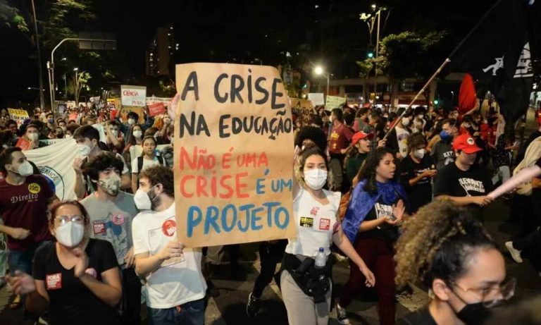 A educação não é mercadoria: barrar a terceirização nas escolas de BH!