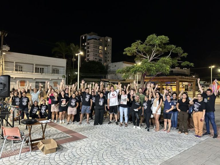 Servidores públicos de Navegantes (SC) em greve por condições de trabalho