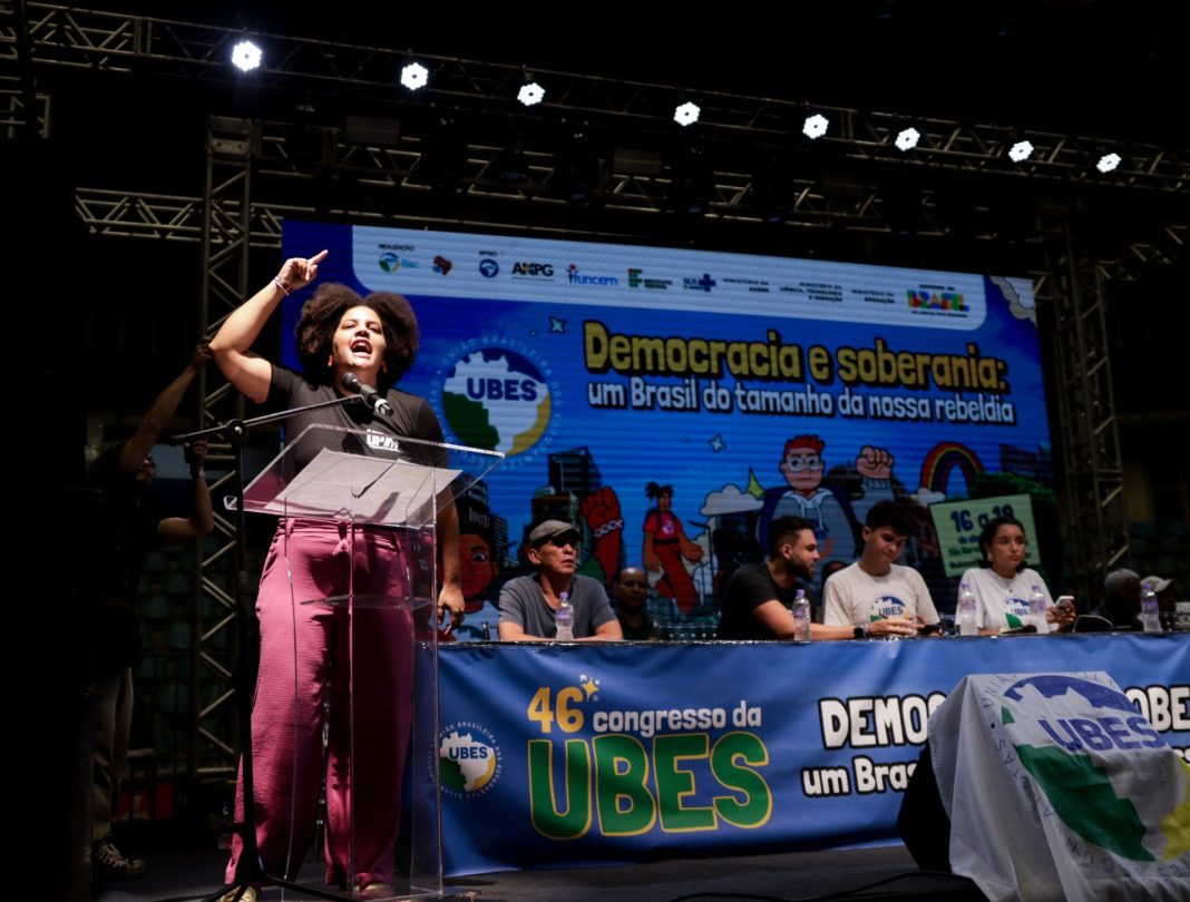 Samara Martins, a única pré candidata a presidência da república na abertura do 49° Congresso da UBES (Foto: Jornal A Verdade)