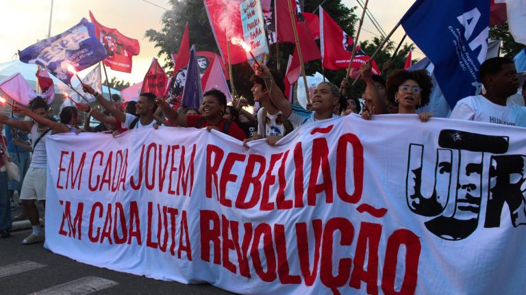 Segundo dia do CONUBES é marcado por denúncia da militarização das escolas