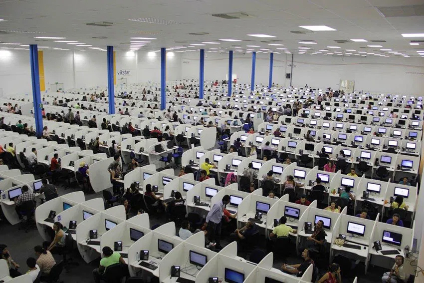 CALL CENTER. TELEMARKETING. Operadores explorados e adoecidos Foto: ATS
