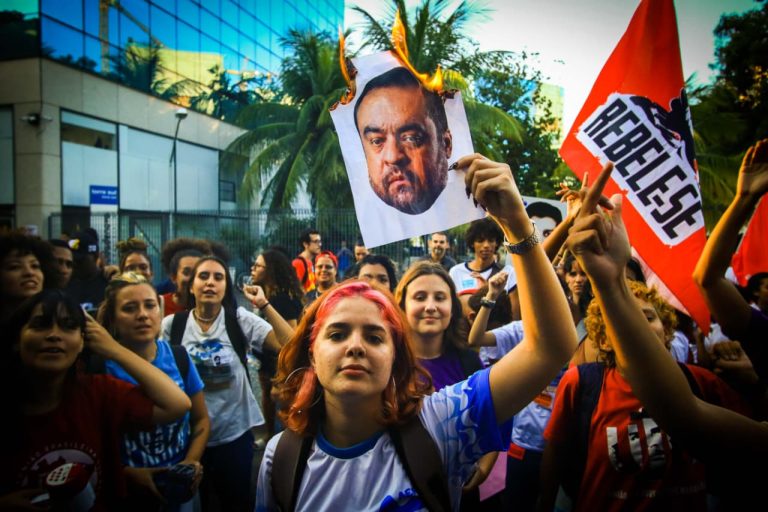 Povo exige eleições diretas no RJ após fim do governo mais assassino da história